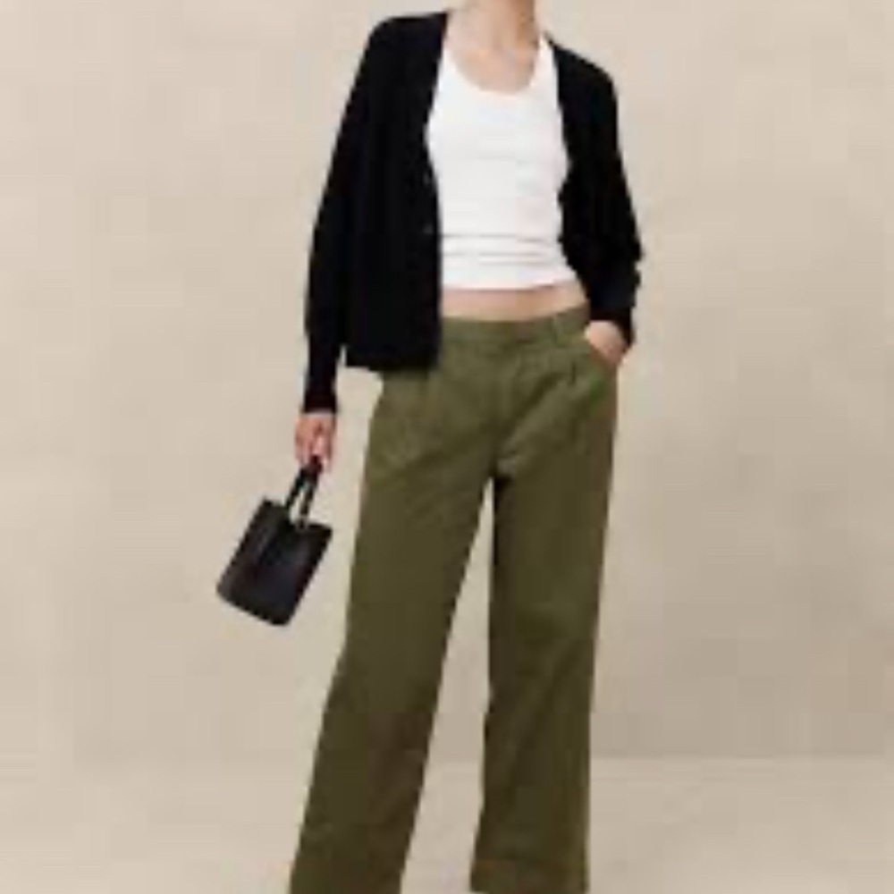 Banana Republic Factory Twill Straight Pull-On Pant size- Medium